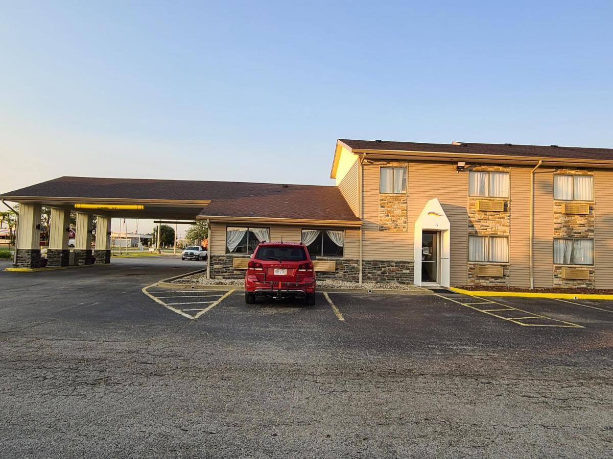 Baymont By Wyndham Perrysburg-Toledo Hotel Exterior photo