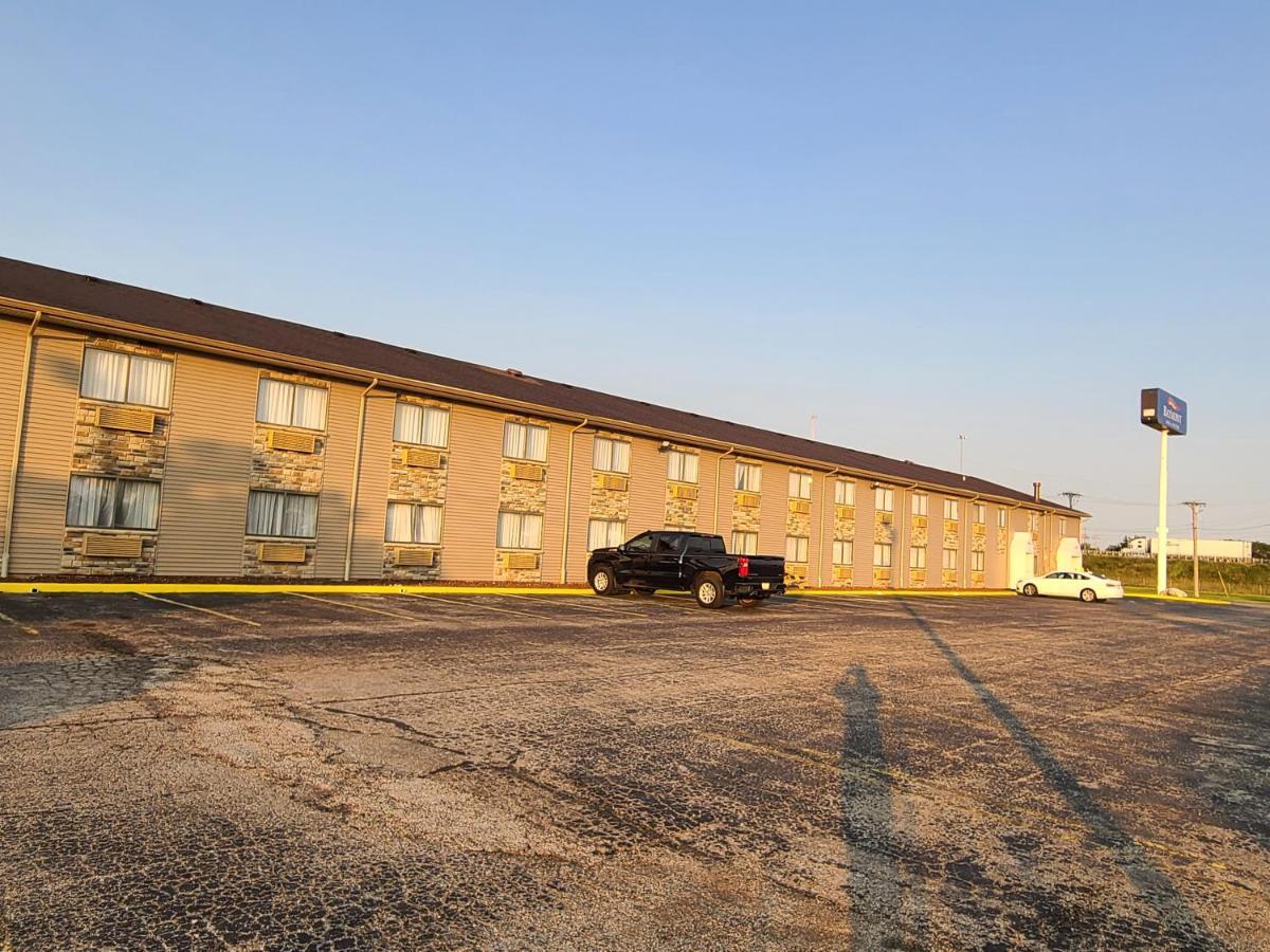 Baymont By Wyndham Perrysburg-Toledo Hotel Exterior photo