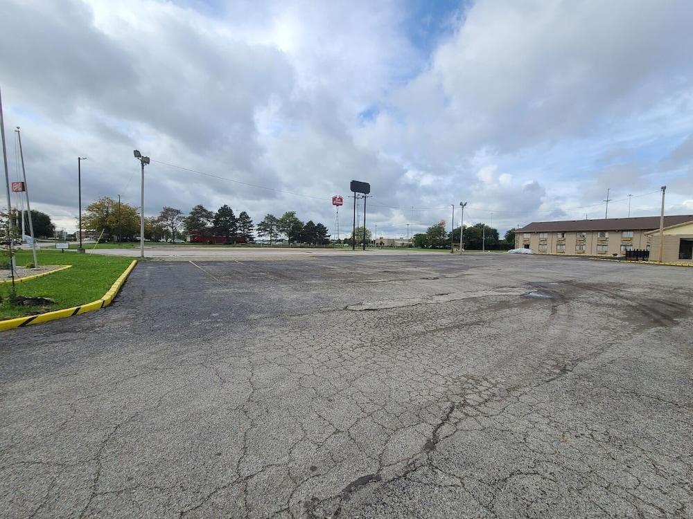 Baymont By Wyndham Perrysburg-Toledo Hotel Exterior photo